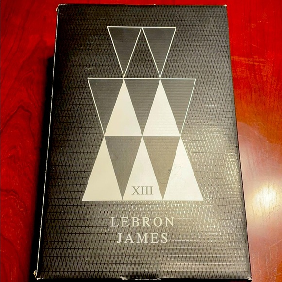 Lebron James XIII LMTD size 9 - Picture 10 of 10